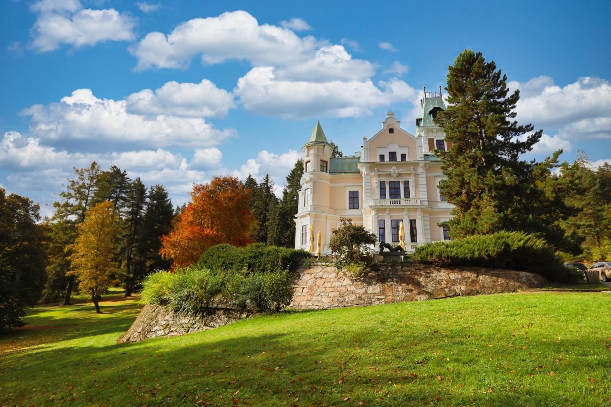 Hotel Chateau Cihelny KLV Exterior foto