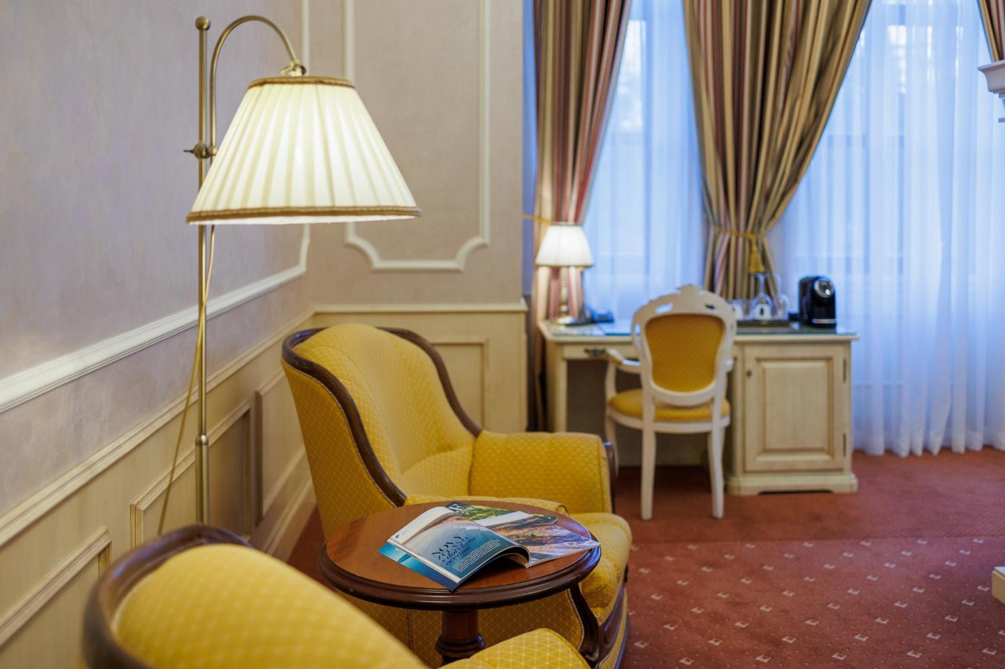Hotel Chateau Cihelny KLV Exterior foto