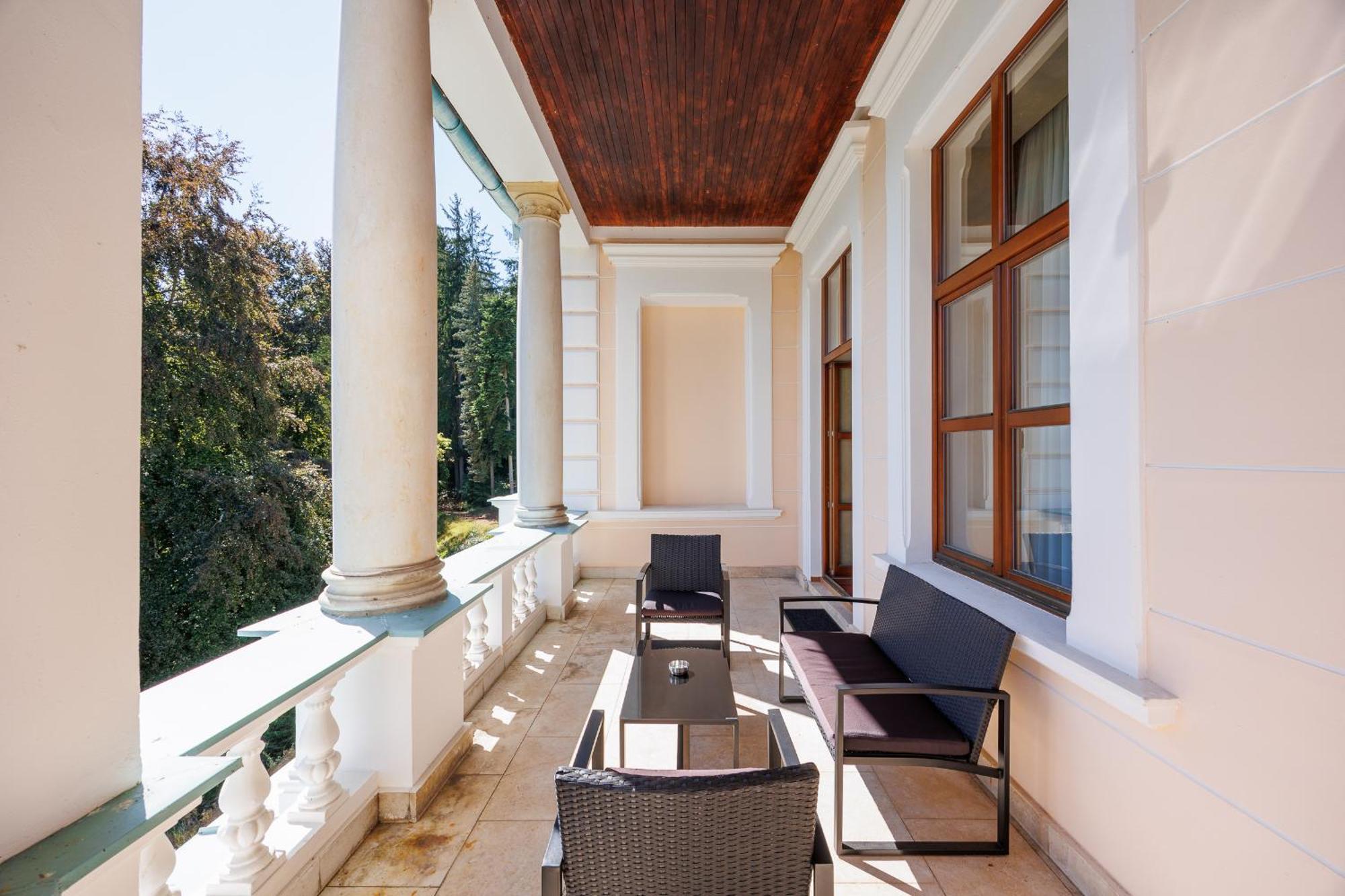 Hotel Chateau Cihelny KLV Exterior foto
